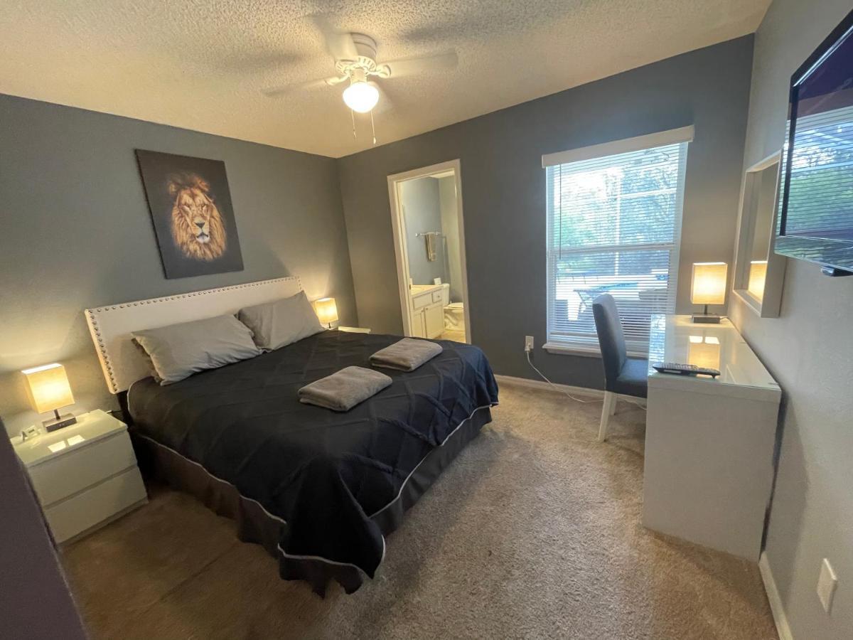 3 Bedroom Villa With Poolside Cinema And Games Room Close To Theme Parks Sleeps 6 Plus 2 Orlando Bagian luar foto
